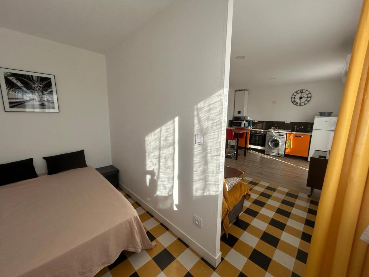 Appartement Les Voyages De Romane Narbonne Exterior photo